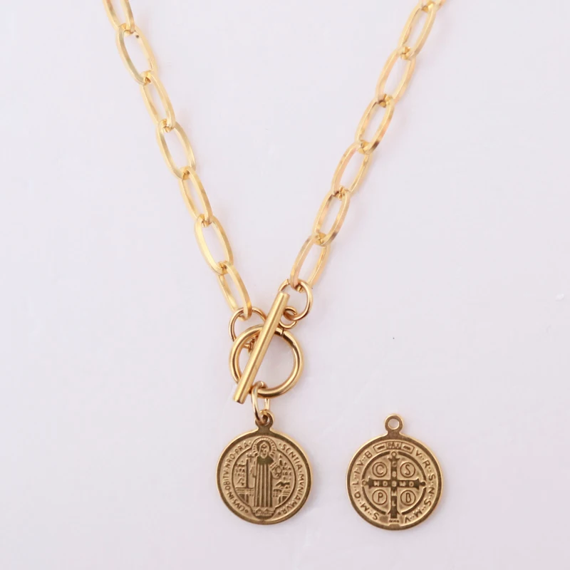 バルセロナ発 セレスタイル メダリオン ネックレス Crystal Medallion Necklace