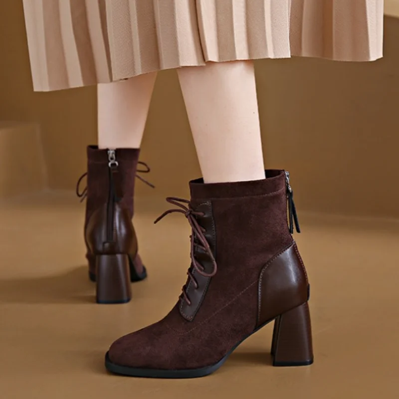 

Новинка 2023, осенне-зимние ботинки, женская обувь на высоком каблуке, высококачественные замшевые ботинки из коровьей замши на высоком каблуке со шнуровкой и молнией сзади, Размеры 35-42