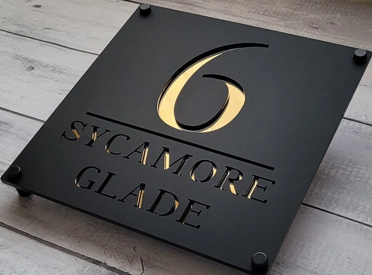 Modern Style Outdoor House Wall Plaque House Number and Name 180mm x 180mm Matte Black & Mirror Gold Plate