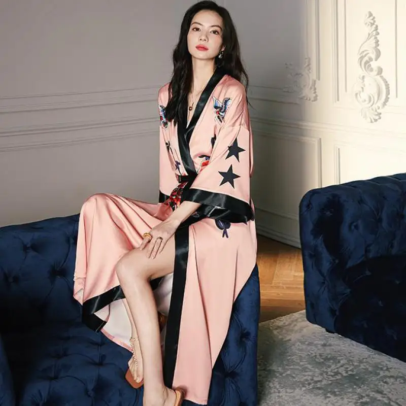 

Халат женский атласный с V-образным вырезом и V-образным вырезом