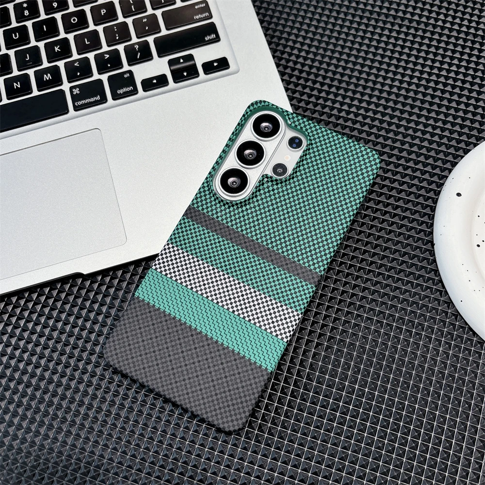 Kevlar Slim Magnetic Carbon Fiber Case with Wireless Charging Capability