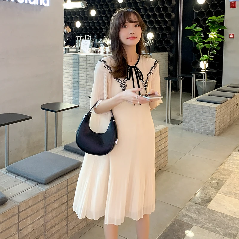 

Summer Puff Sleeve Pregnant Women Dress Sweet Ribbon Lace Peter Pan Collar Maternity Pleated Dress Loose Pregnancy Chiffon Dress