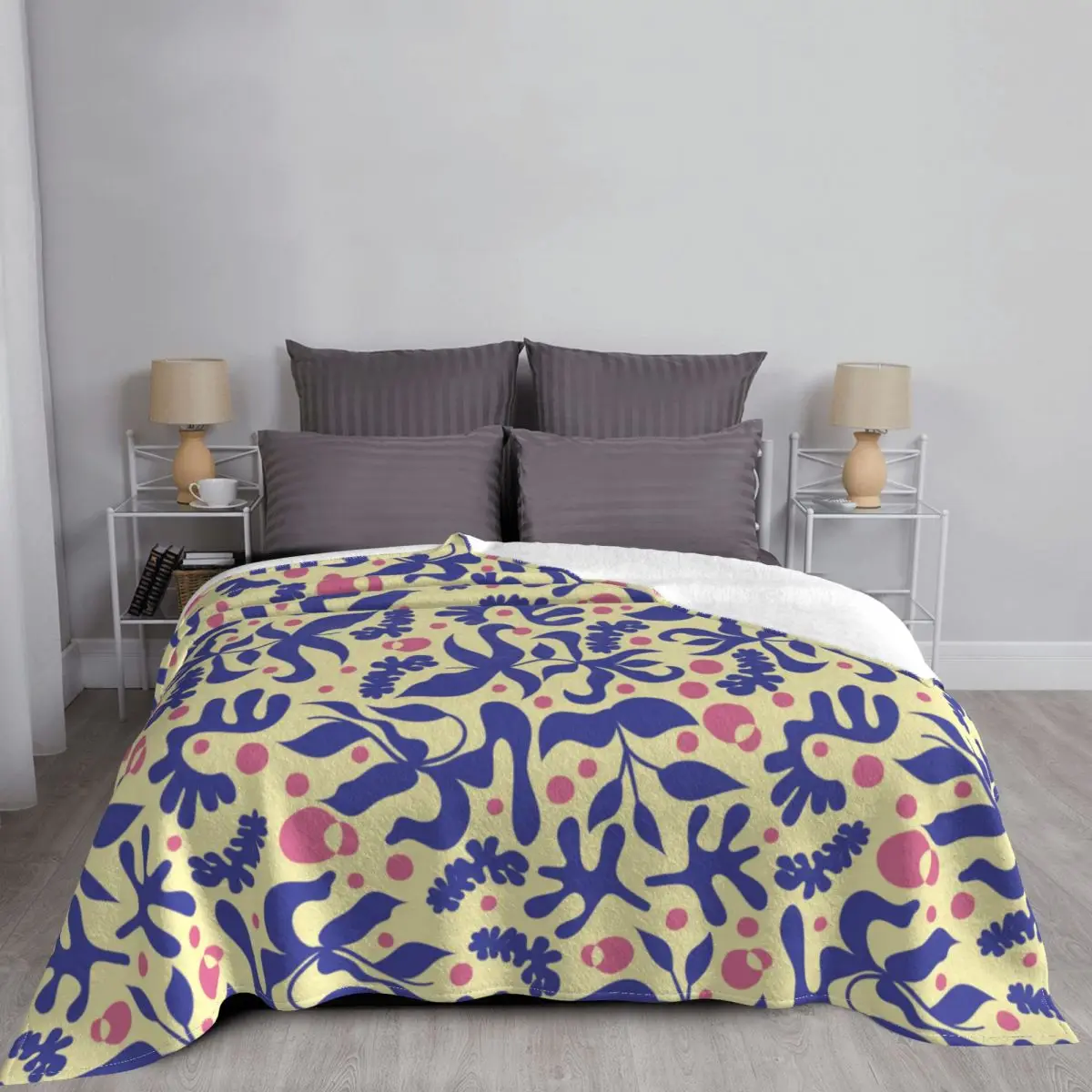 ��Ƽ�� ��Ʈ ��ä�ο� �ö��� �μ� �ٱ�� ���� ������ ���, ħ�� �繫�� �� ����