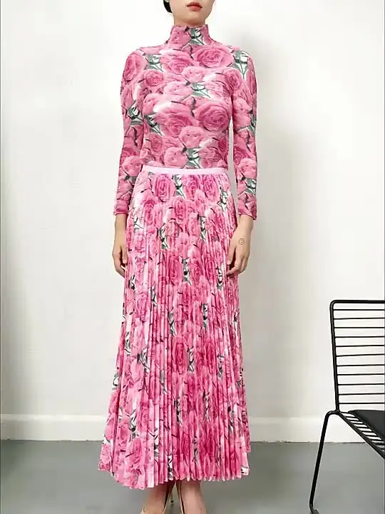 2025 Новейшая женская плиссированная футболка с длинными рукавами и длинной