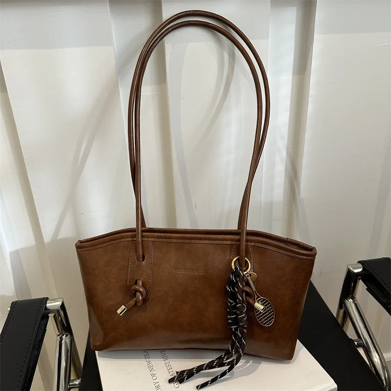 High Quality Texture Vintage Large Capacity Women's Bag Stylish Commuting Armpit Handbag Women Shoulder Bag Fashionable Tote Bag