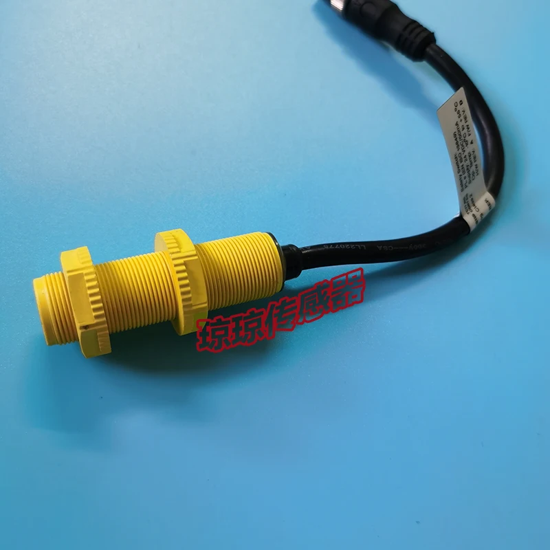 

New and original SICK non-contact safety switch RF sensor and excitation element TR4-SAM01C