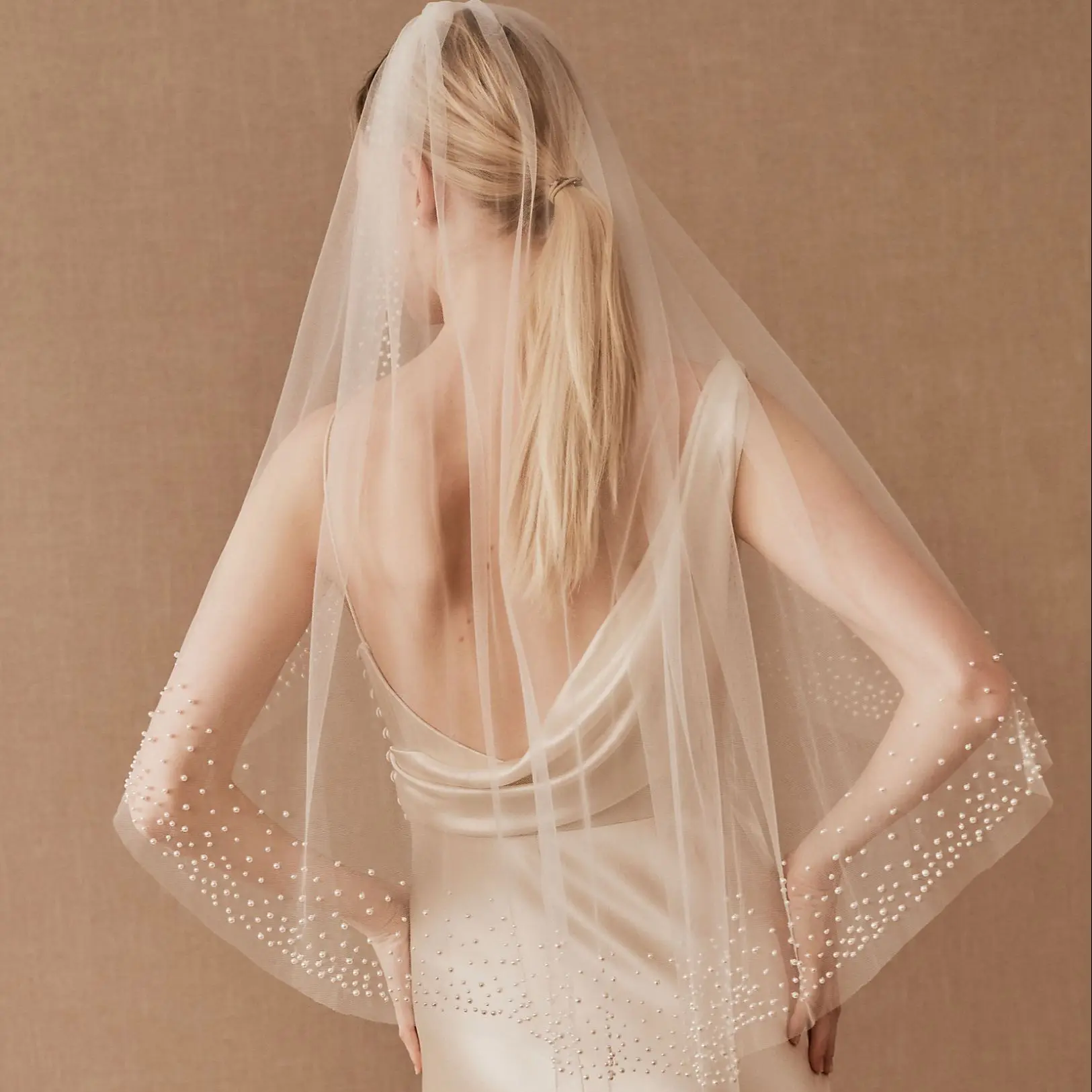 

TOPQUEEN V157 Wedding Veil Classic Chapel Length Pearls Bridal Veil 1 Tier Soft Beading Wedding Accessories for Bride Church Vei