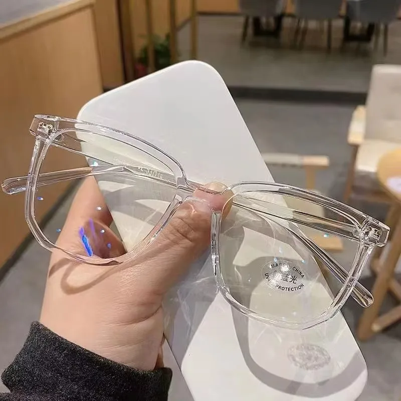 Retro Chic Women's Anti-Blue Light Glasses with Classic Eyeglass Frame