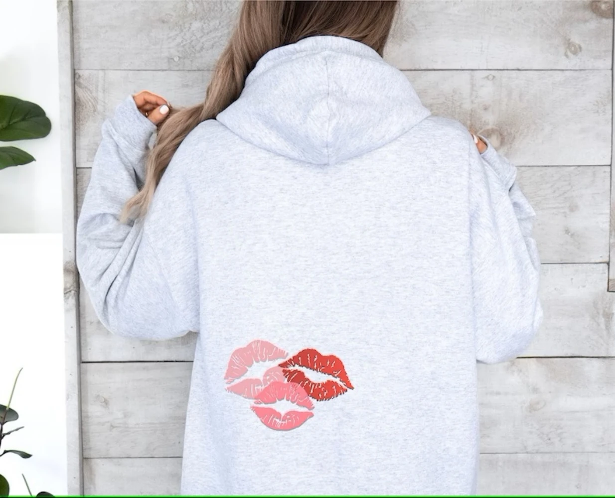 Kiss Sweatshirt Valentine's Day Love Cute Hoodie Unisex Coquette Trendy Aesthetic Crewneck Pullover Kisses Winter Women Clothes