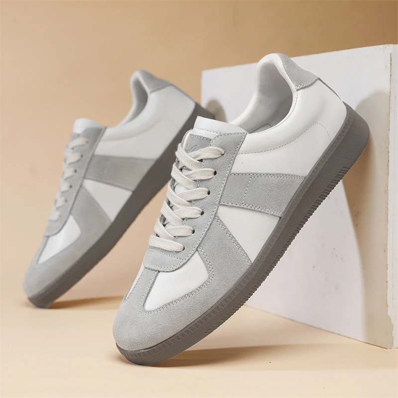 

Original Young Casual Shoes For Boy Popular Walking Shoes Men Casual Lace Up Sneakers Man Black White Flats Shoes Mens