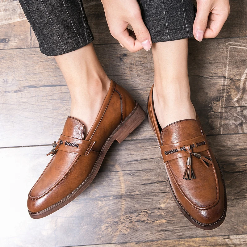 Pointed casual moccasins for men fringed slip-on men's shoes Beef soles bean boat shoes Fashion hair stylist fashion shoes 4