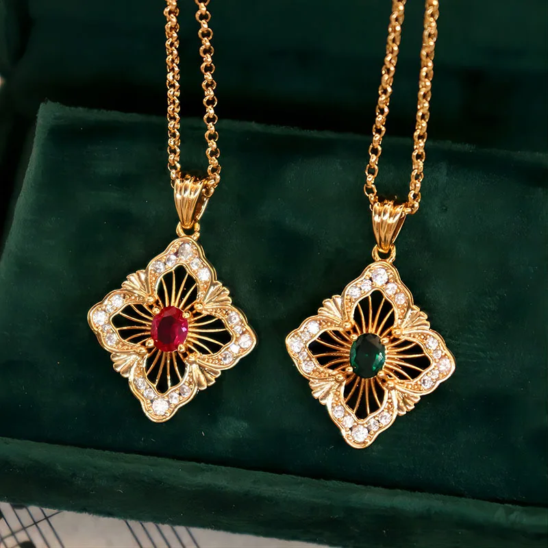 

European and American Diamond Hollow Pendant Necklace Women's Italian Vintage Brushed Craft Gem Clover Clavicle Chain