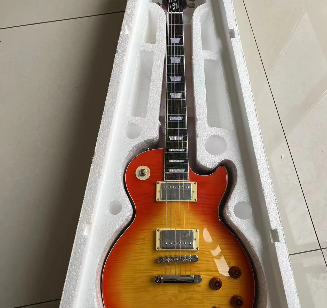 

Send in 5 days Flame Maple Top Les Standard LP Paul Electric Guitar in stock FVBFNBG