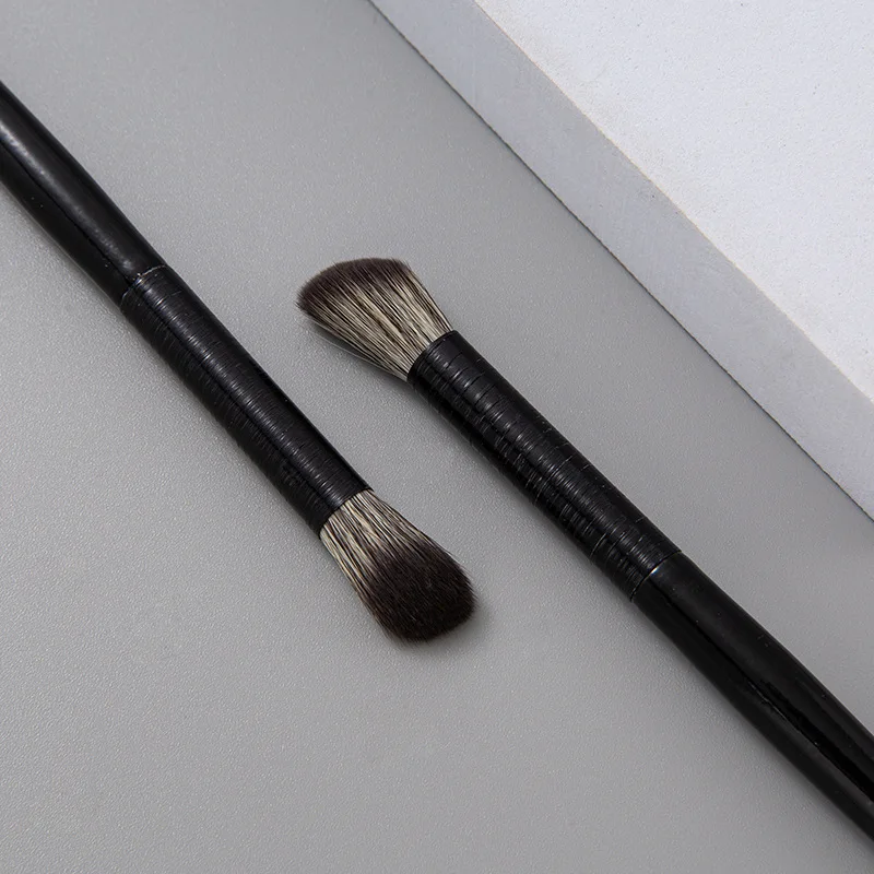 

Finger Belly And Nose Shadow Brush Oblique Head And Oblique Angle Face Repair Brush Flame Brush Nose Side Shadow Makeup Brush