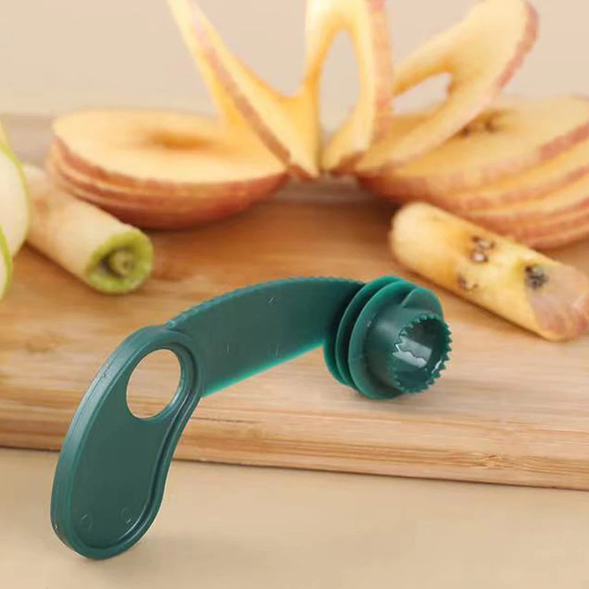 1pc-Easily peel fruits and vegetables with our stainless steel handheld peeler - the perfect kitchen accessory for quick meal pr