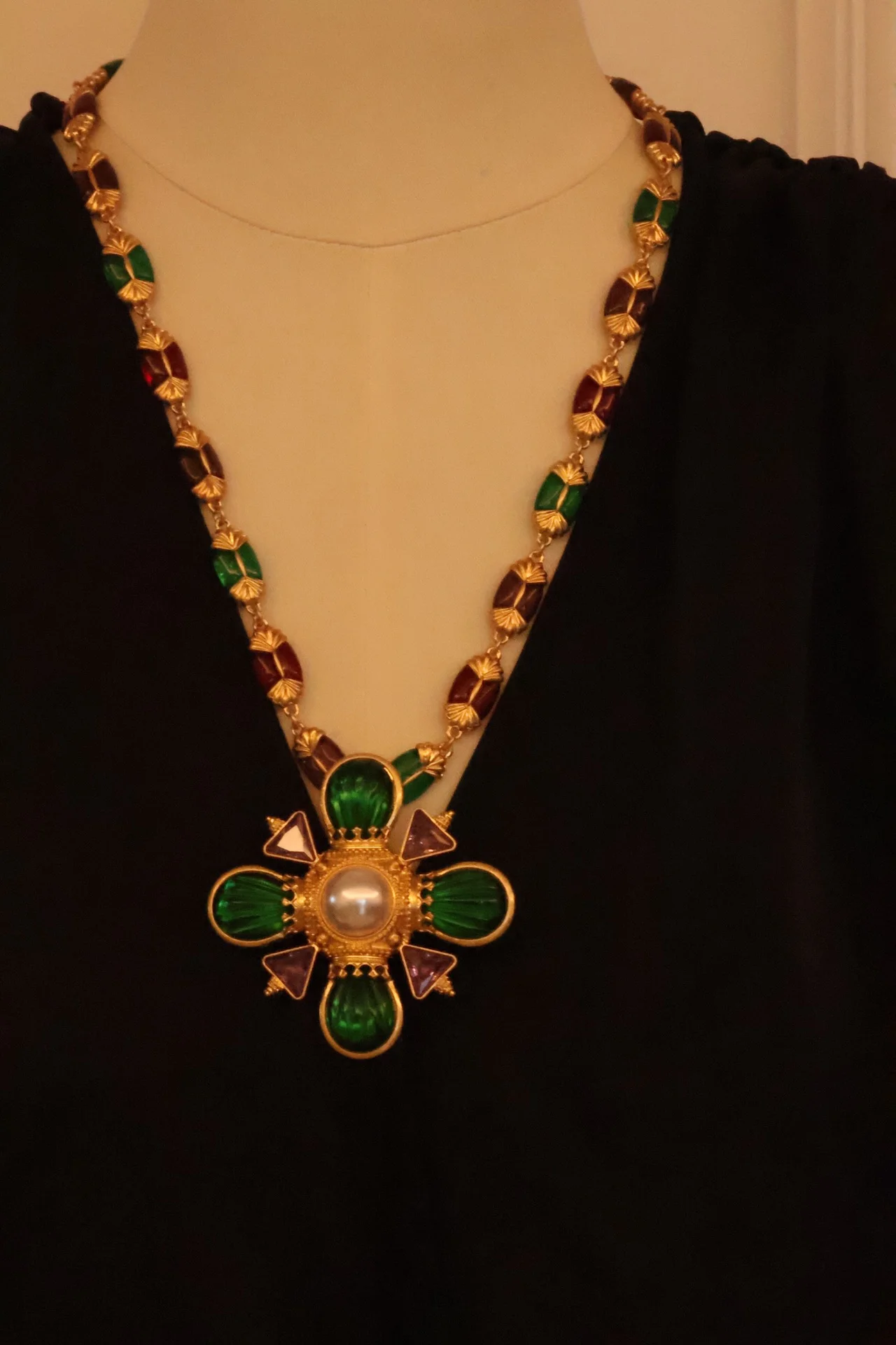 

Retro glazed zircon cross brooch can be used as a pendant