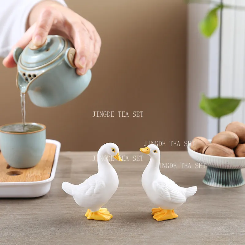 1pcs Ceramic Duck Tea Pet Home Desktop Decorations Cute Tea Ornaments Can Raise White Ducks Landscaping Small Animal Handicrafts
