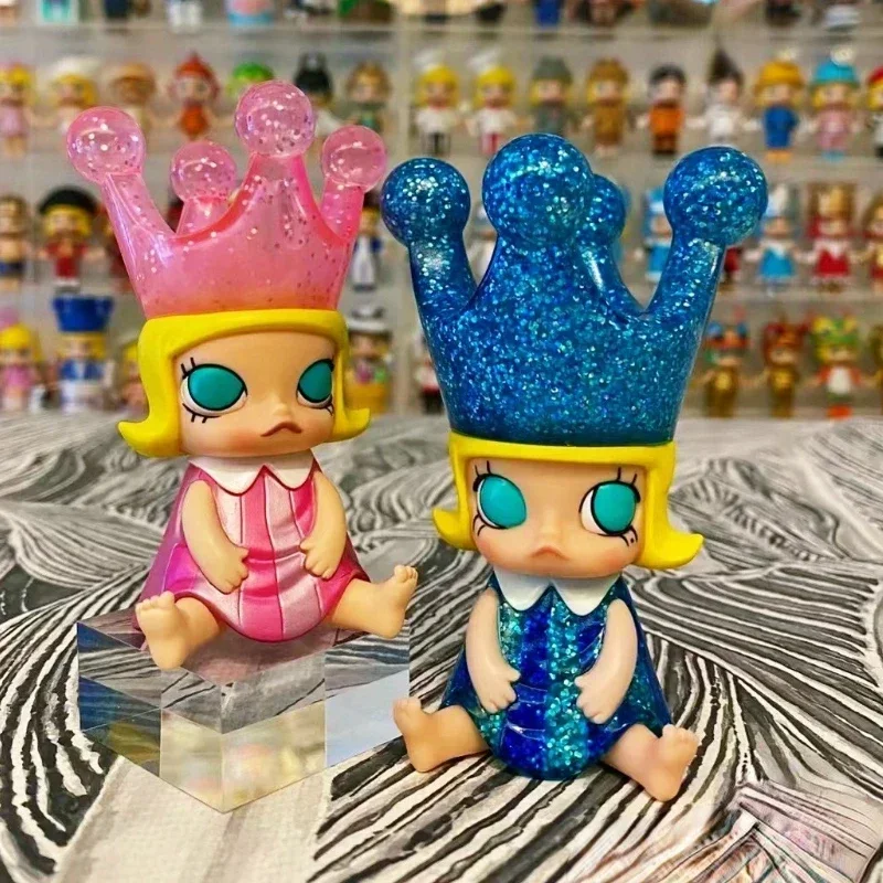 

Royal MOLLY Baby Blue and Pink Crown Sit Crown Molly Action Figure Cute Doll Designer Toy Exclusive Home Car Decoration