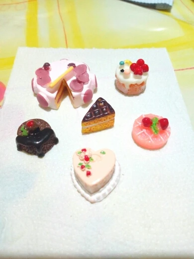 Cute New1:12 Miniature Dollhouse Supermarket Food Snacks Mini Cake Wine Drink for Blyth Barbies BJD Doll Kitchen Accessories 6