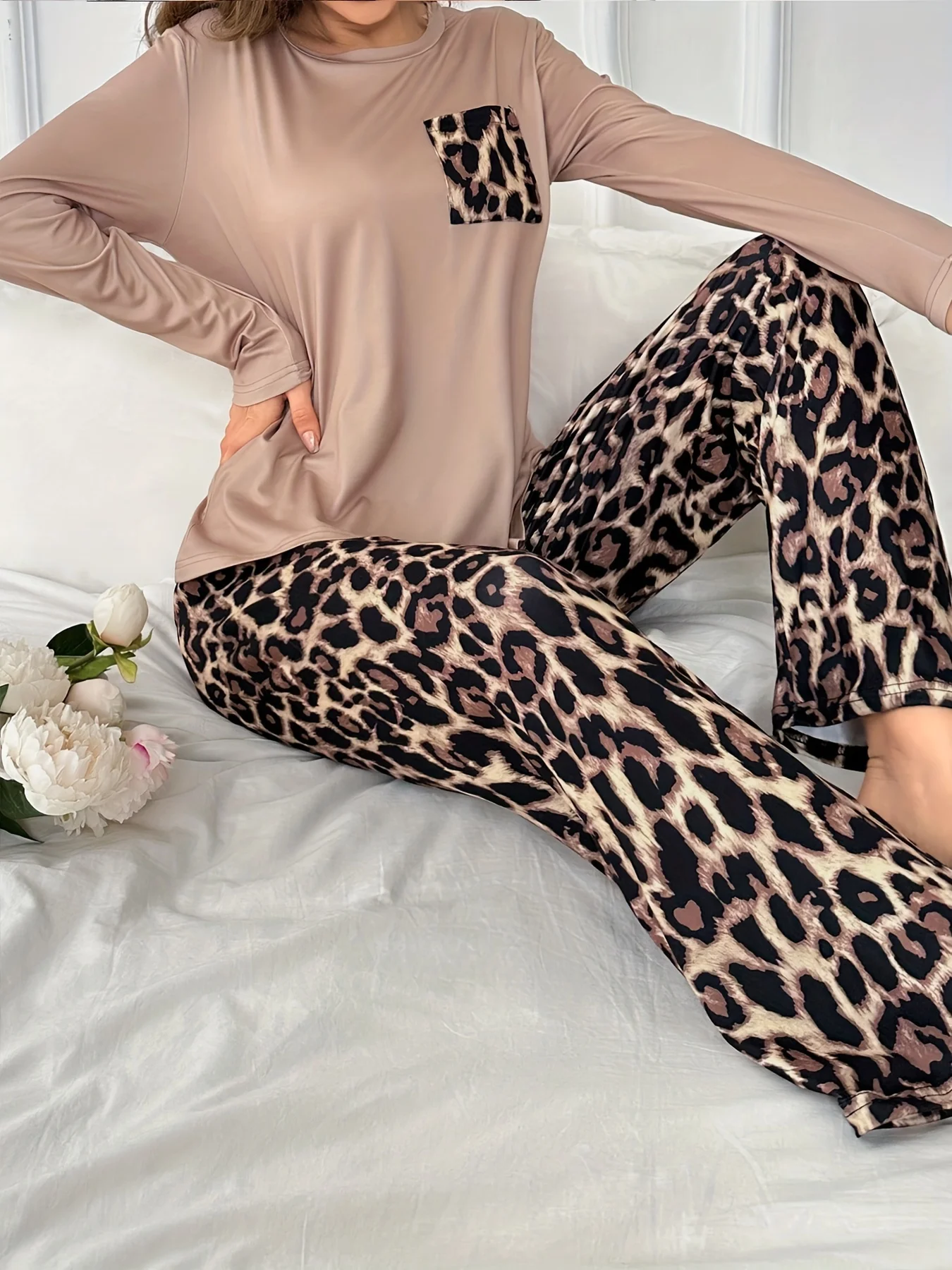 2-piece set of women's leopard-print long-sleeved casual home wear pants suitable for spring, summer, autumn and winter as pajam