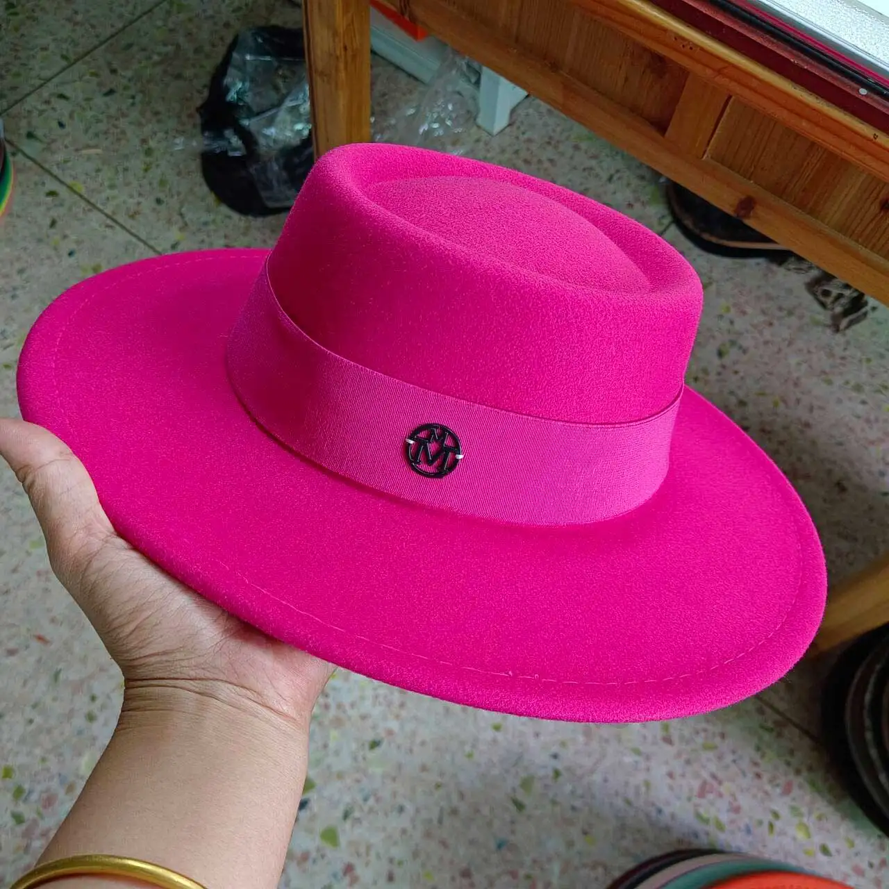 فيدورا الخريف والشتاء قبعة إكسسوارات الحروف الفرنسية الرجعية فاسق الرجال والنساء واسعة حافة قبعة gorras القبعات للرجل