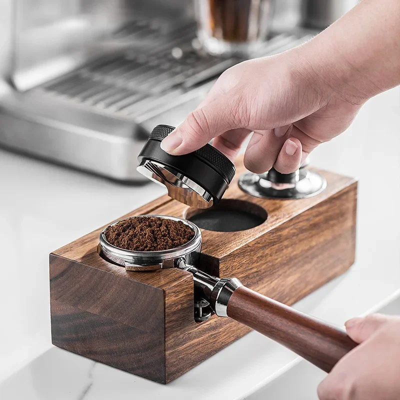 La stazione di tamper - uno strumento essenziale per il caffè