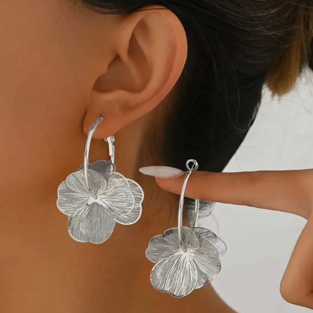 Exaggerate Golden Alloy Flower Big Hoop Earrings Personality Fashion Dangle Earring for Women Girls Ear Hook Metal Charm Jewelry