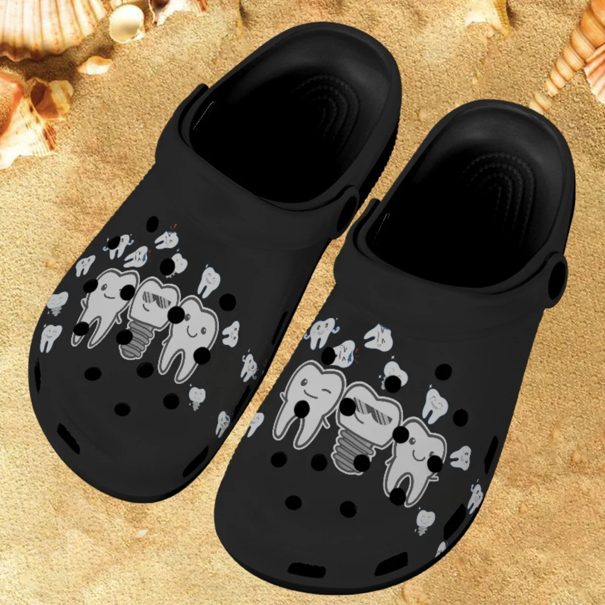 

Женские сандалии с дышащими отверстиями, сандалии для сада, плоская подошва, с мультяшным рисунком зубов, весна-лето 2023