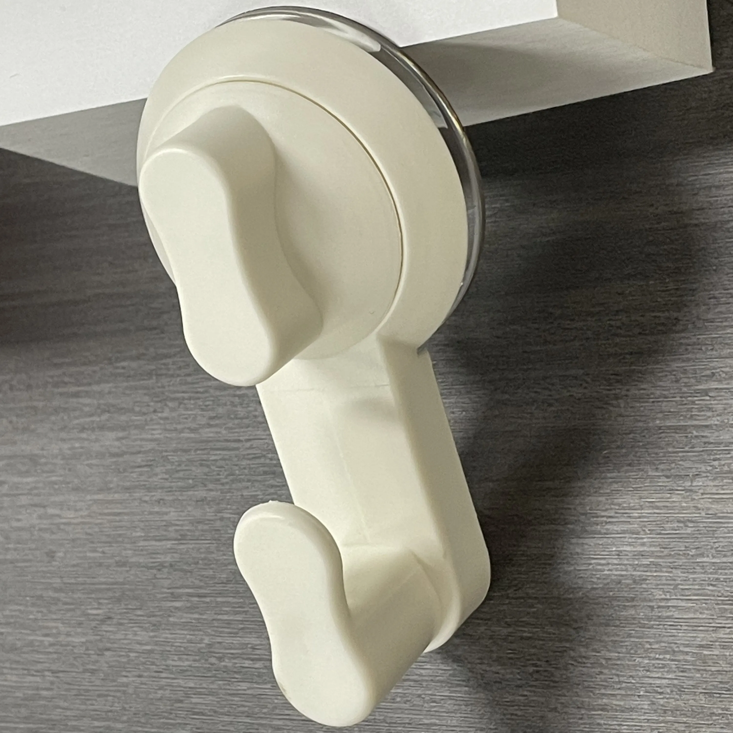 3pcs Durable Suction Cup Hook for Hanging Clothes Towels in Bathroom Door Bedroom Wall with suction cup hook
