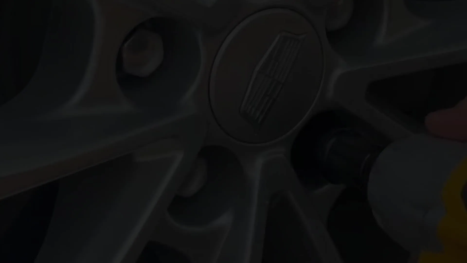 Бесщеточный электрический ударный гайковерт EG 700N.M