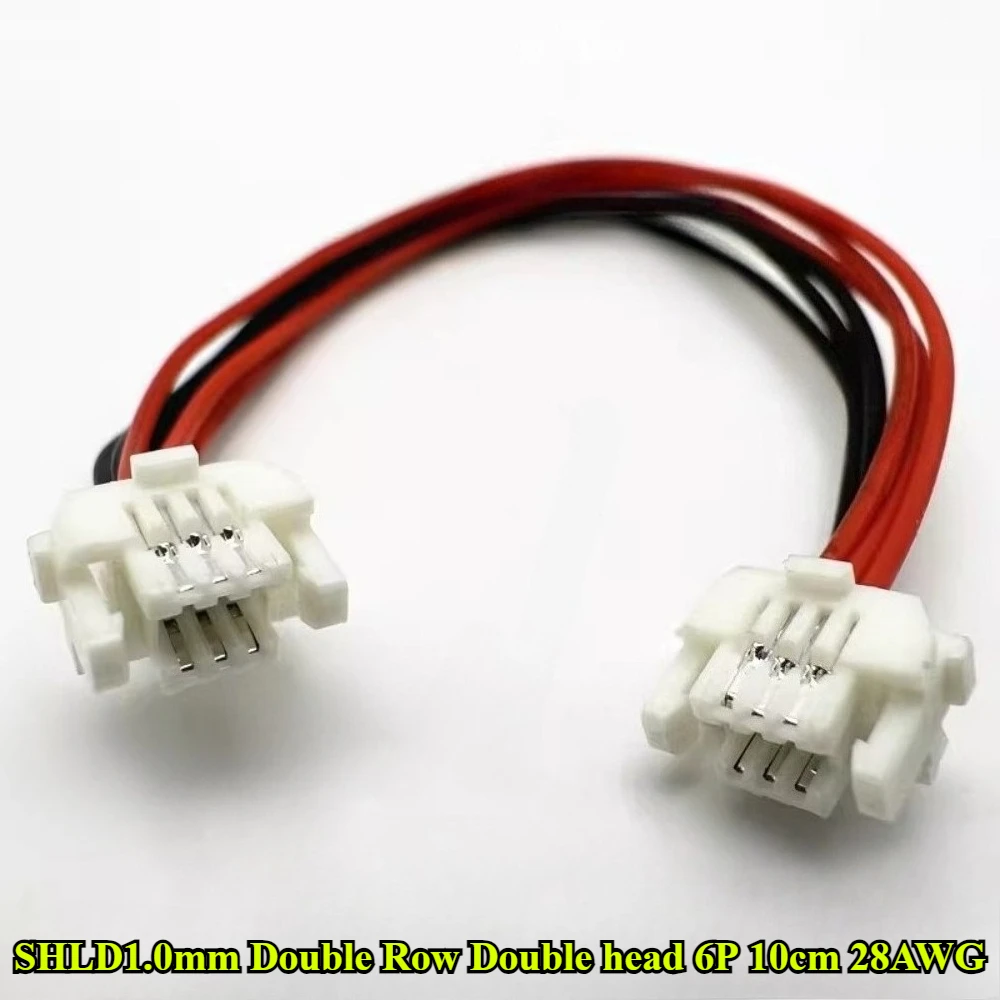 Connecteurs RJ45 mâle 8P8C vus de côté, montrant le passage des fils et la languette de fixation.