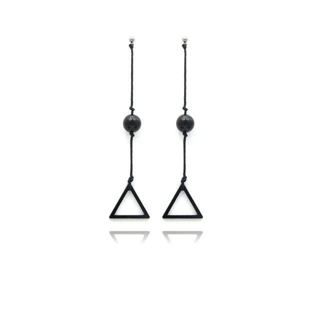 Anime Chainsaw Man Fami Cosplay Earrings Hunger Devil Fami Famine Black  Triangular Drop Earrings For Women Jewelry - Dangle Earrings - AliExpress