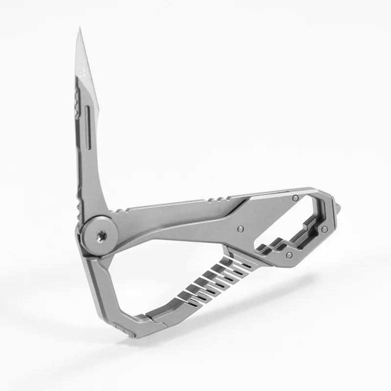 High-Grade Titanium Alloy Multifunctional Key Chain Men Personalized Waist Hanging Car Keychain Portable Pocket Knife Function
