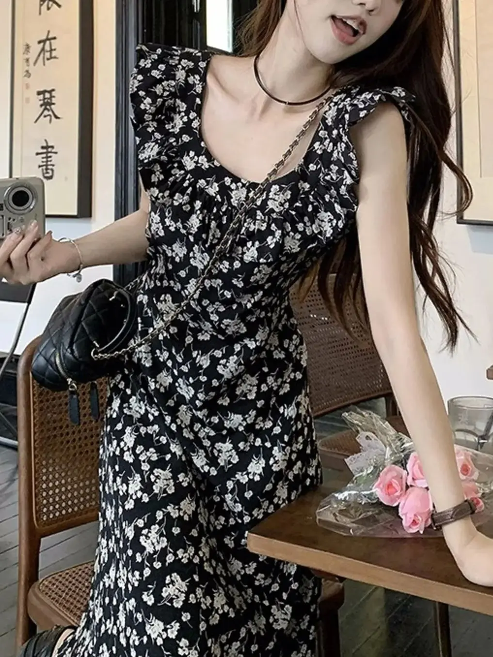 

2024 Spring/Summer New Style Slim and Medium Length Ruffle Edge Skirt Retro Black Fragmented Flower Dress for Women