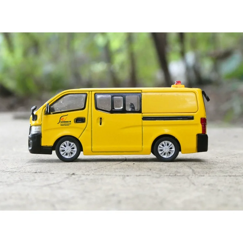 1:64 Nissan NV350 Van Simulation Alloy Car Model Diecast Toy