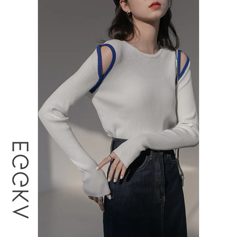 

Contrast color off shoulder hollowed out knitwear women's 2022 early spring new women's slim long sleeved bottomed shirt for wom