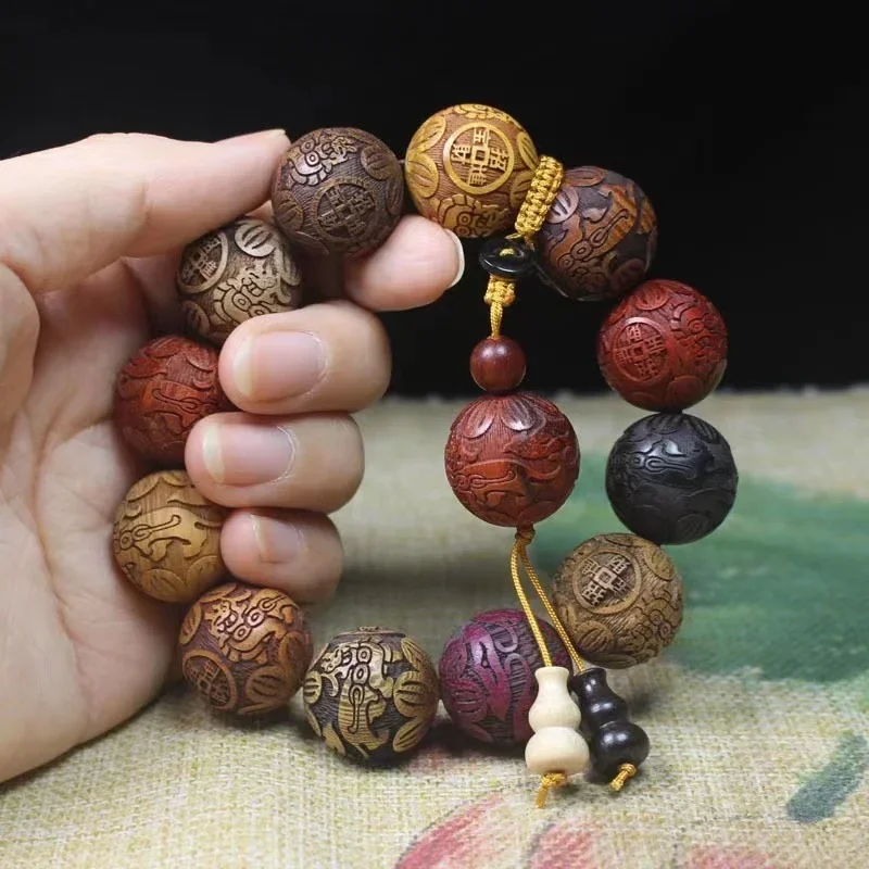 

UMQ Natural Multi-orb Beads Buddha Hand String Hand-carved Text Play Hand String Lobular Red Sandalwood Meditation Beads