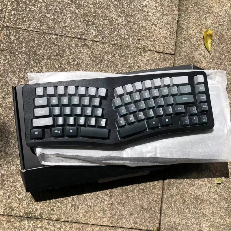 앨리스68 유선 키보드 RGB 조명 효과 69키 인체공학적 키보드 손목 보호대 타입-C 사무용 게임 키보드