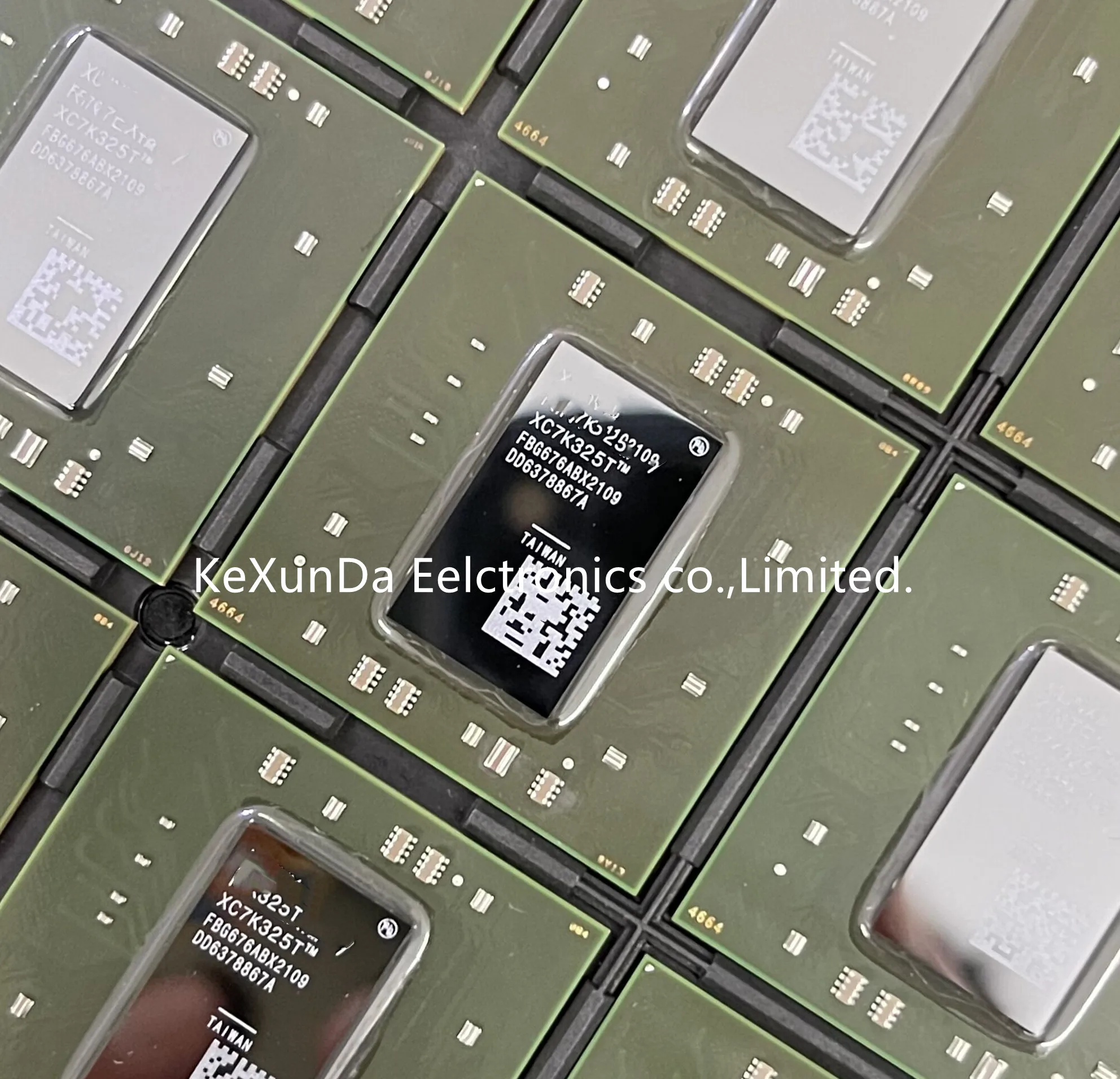 Оригинальный 1 шт./лот XC7K325T-1FBG676C BGA-676 IC FPGA в наличии БЕСПЛАТНАЯ ДОСТАВКА |