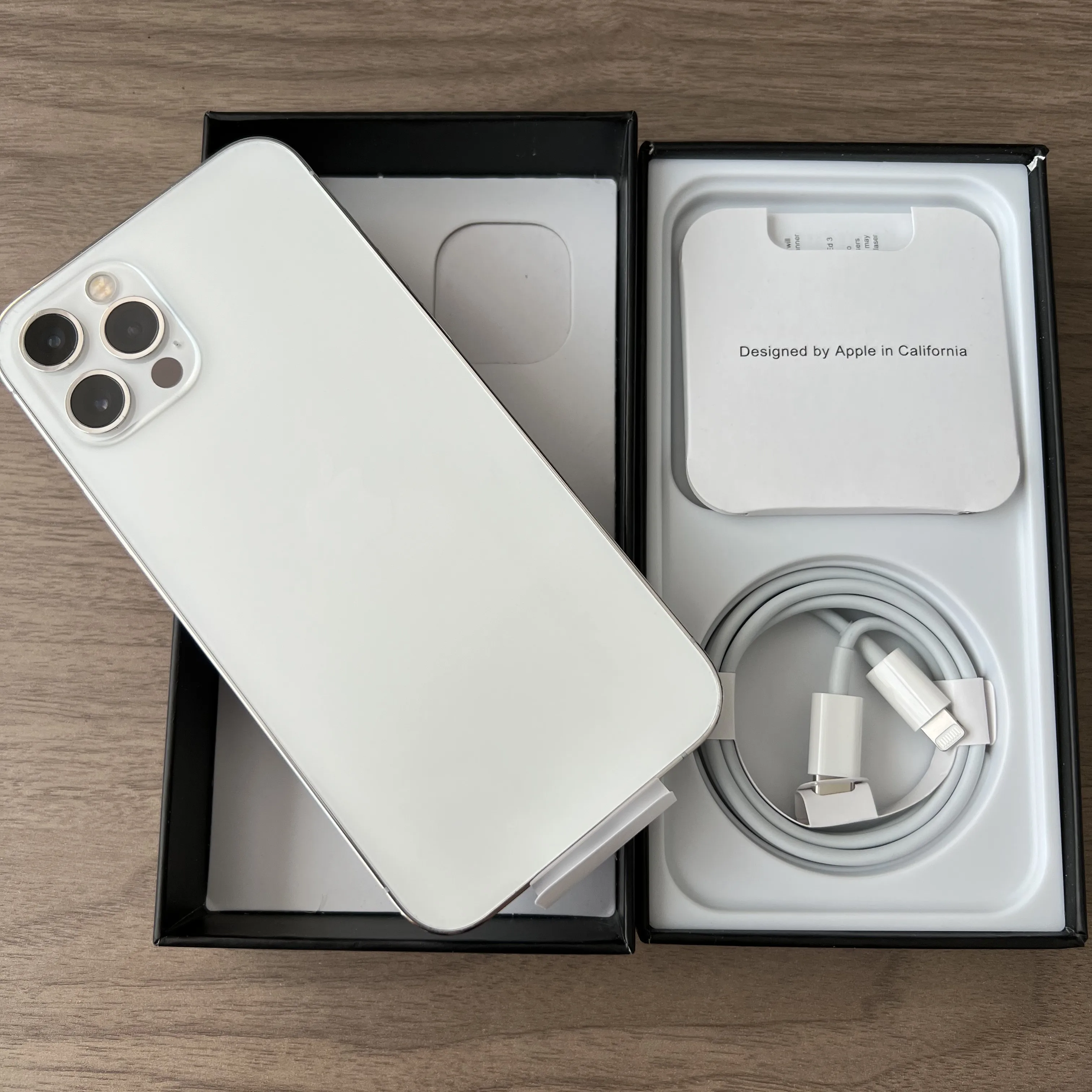 iPhone12pro 本体 シルバー　128GB　箱あり SIMフリー】Apple iPhone12 Pro 本体 シルバー 128GB