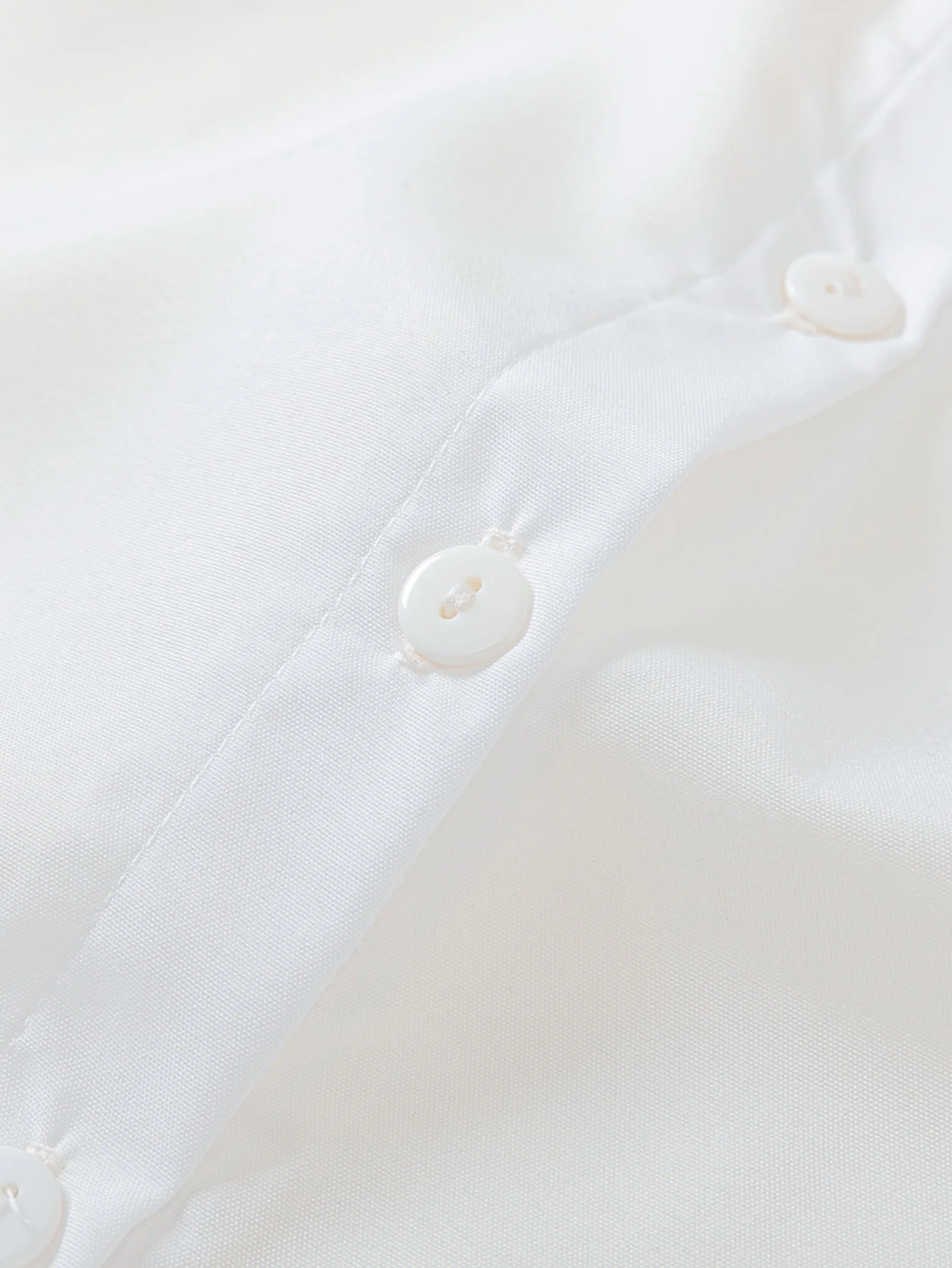 Classic white shirt for children-simple design, comfortable and easy to match, suitable for formal occasions