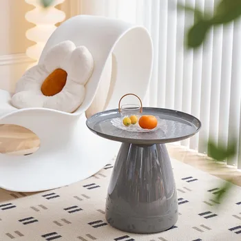 북유럽 모던 디자인 작가를 위한 소형 원형 찻상 사용 거실 다기능 및 미니멀리스트 소형 찻상