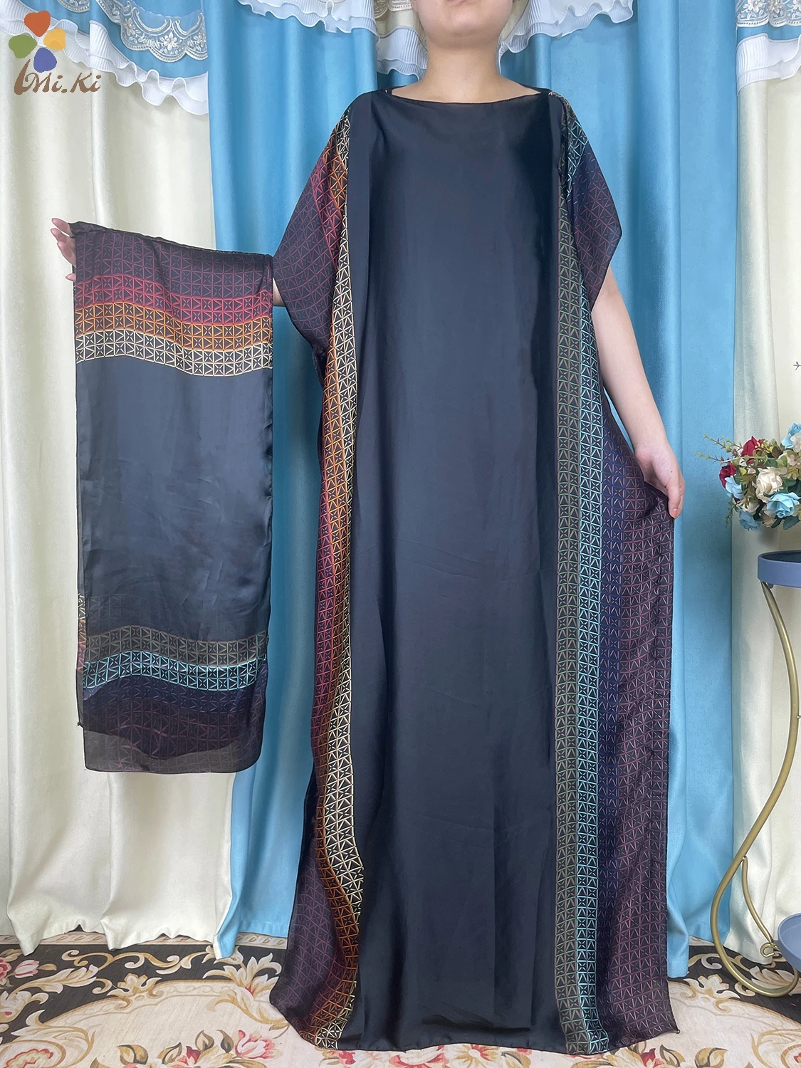 2024 Hot Selling New African Women Printed Loose Fitting Dress Dubai Maxi Traditional Silk Fabric Islamic Casual Party Clothing