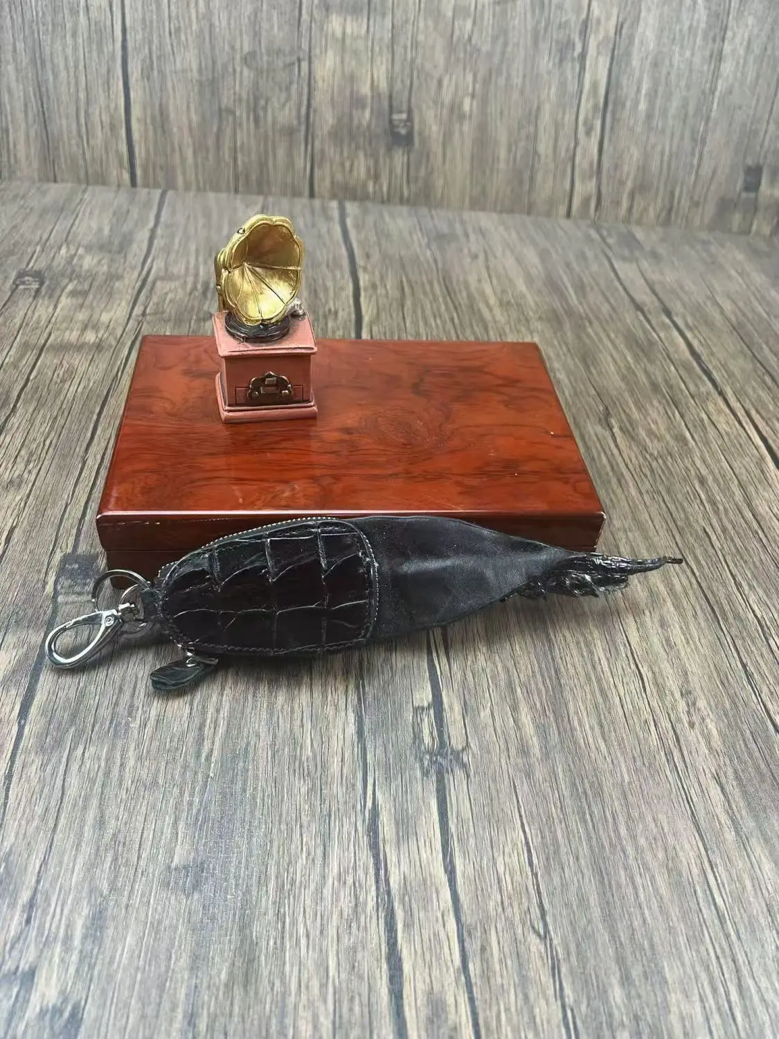New Crocodile Tail Car Key Bag Personalized Creativity Car Key Holder Genuine Leather bag 45