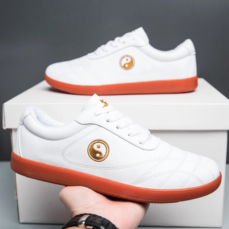 

2024 New Men Women Tai Chi Shoes Comfortable Soft Kung Fu Shoes Lightweight Couples Bagua Shoes Wear-Resisting Low Top Sneakers