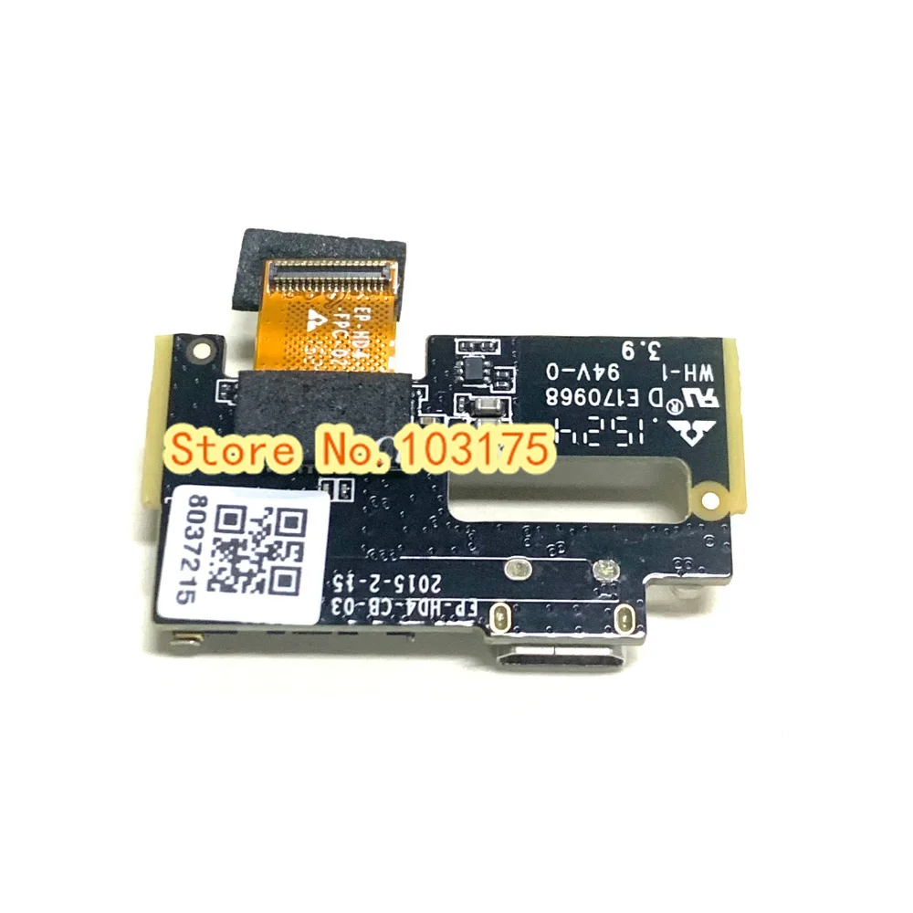 Vue latérale du lecteur de carte mémoire Micro SD pour Gopro - Carte PCB originale, montrant l'épaisseur du circuit imprimé.