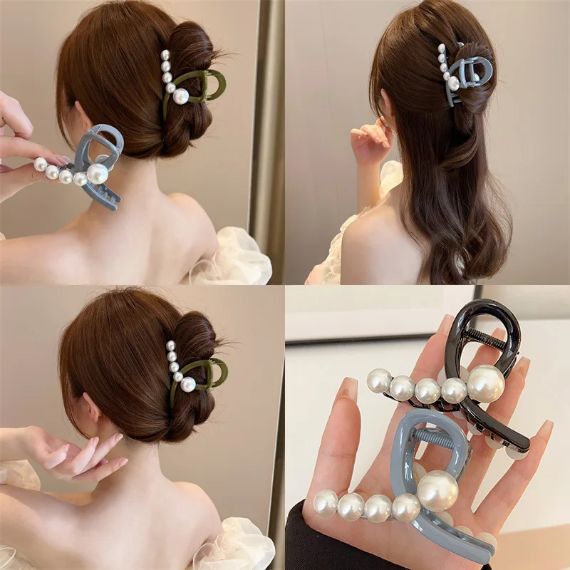 Newest Woman Acrylic Pearl Crossing Design Hair Claws Girls Shark Clip Hair Clips Washing Face Hairpins Lady Headwear Ornaments newest design counter boutique rack gold plating microfiber bracelet watch handchain display props