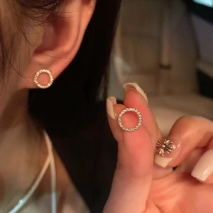 S925 earrings with round zirconia