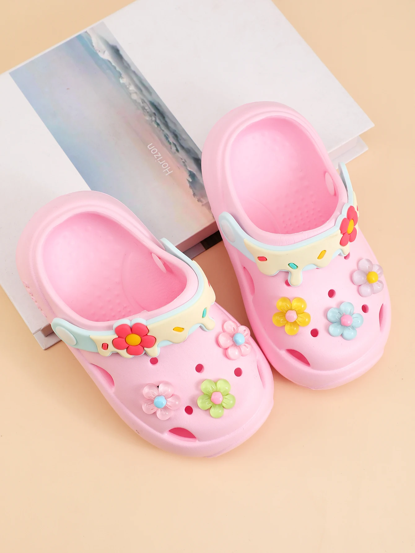 Children's Slippers Fashion Cute Flower Girl Sandals Breathable Non-slip Indoor and Outdoor Garden Beach Slippers Outdoor Sports