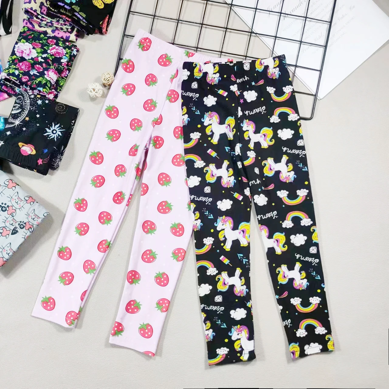 Leggings apertadas para desenhos animados para meninas, calças florais slim fit, moda infantil, primavera e outono